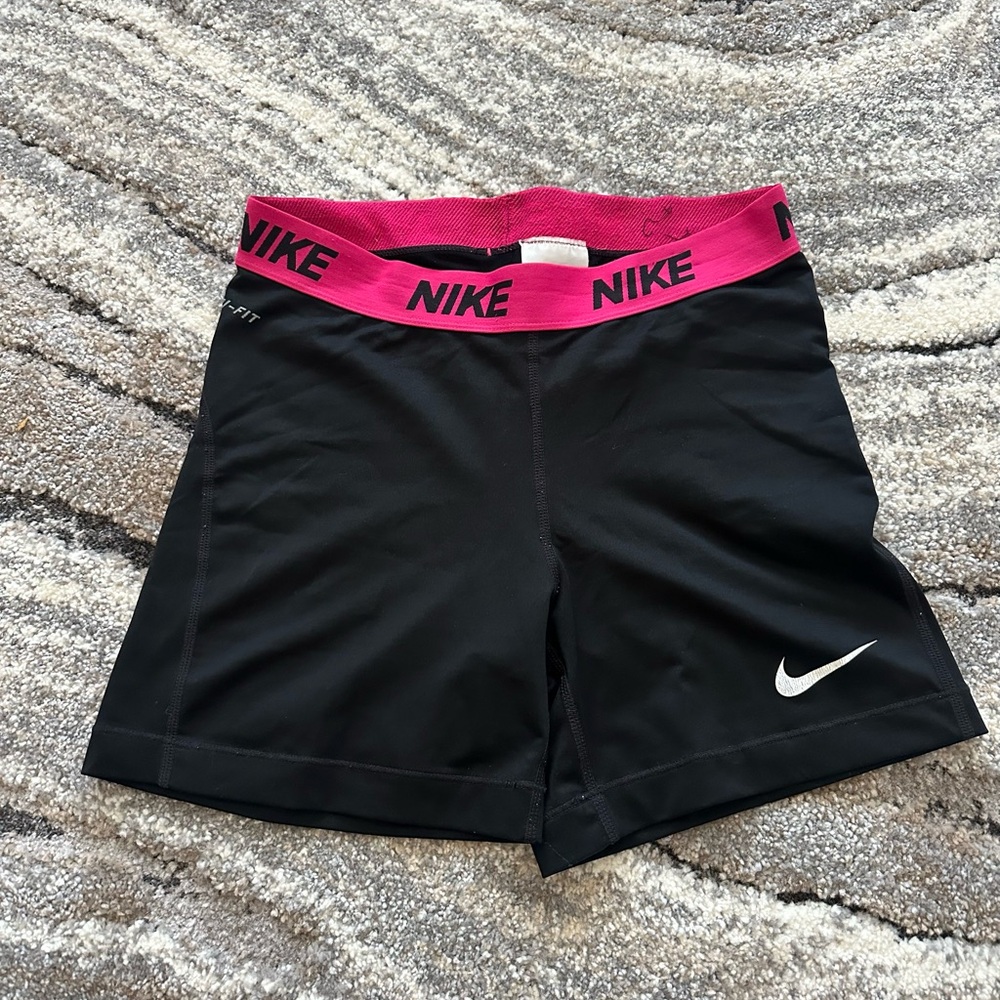 Nike Women's Black and Pink  Shorts